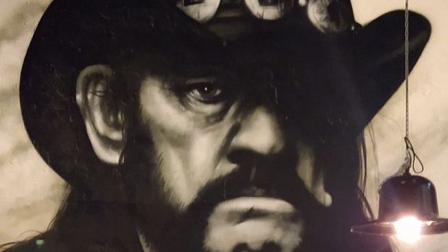 Blue Collar Hotel:…