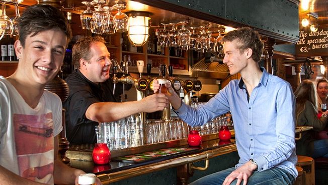 De Drie Sterren: Niks aan…