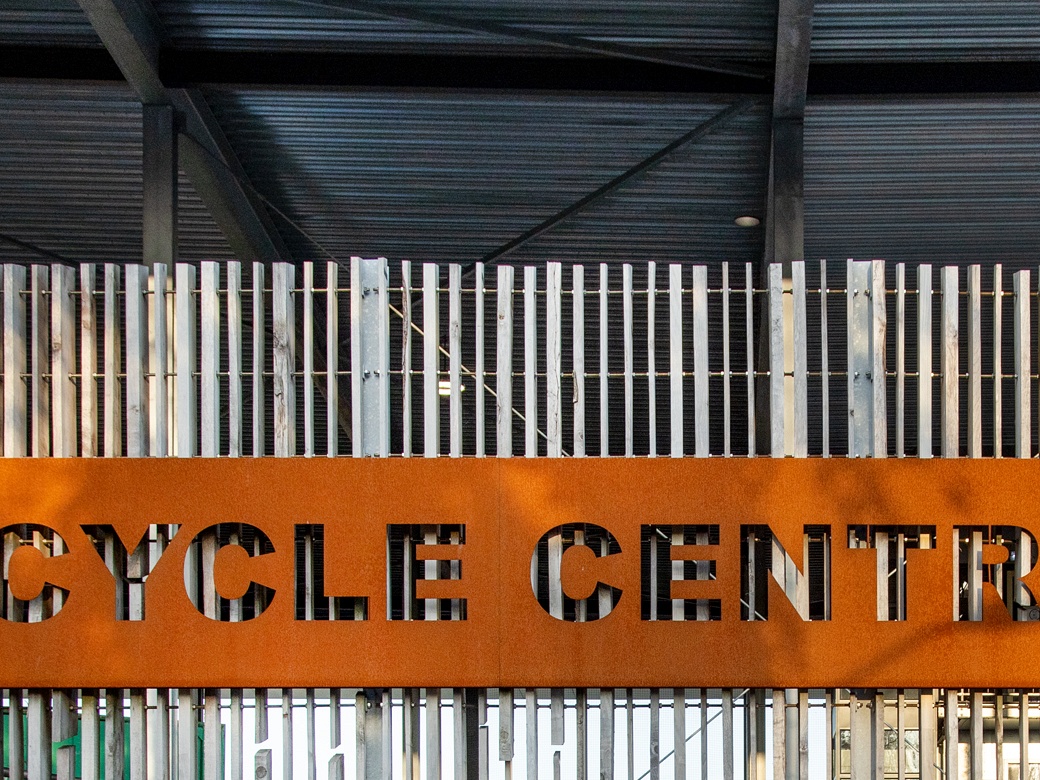 Circulair interieur van het Upcyclecentrum Almere 