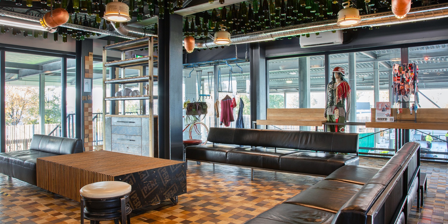 Circulair interieur van het Upcyclecentrum Almere