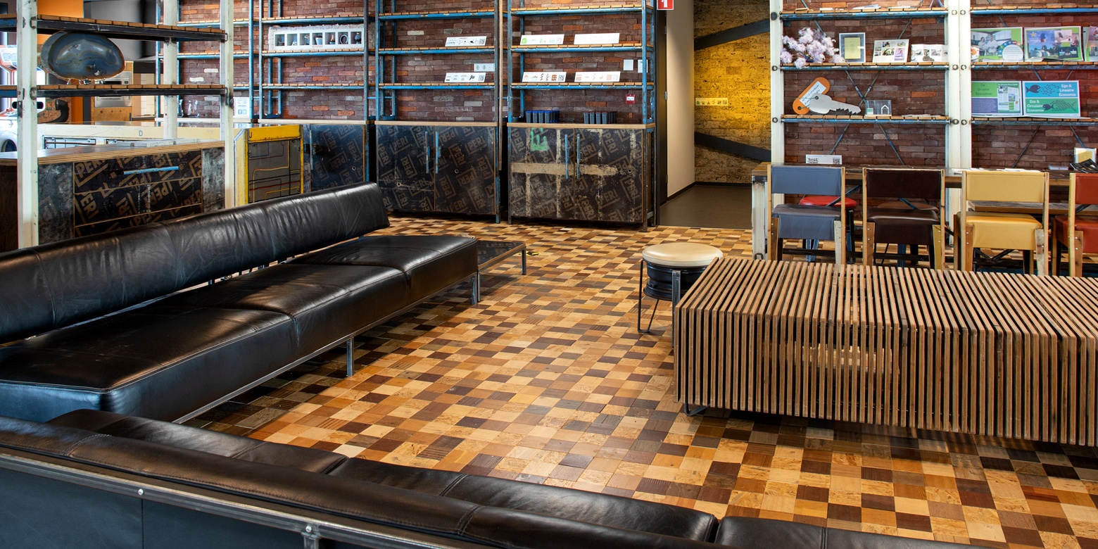 Circulair interieur van het Upcyclecentrum Almere