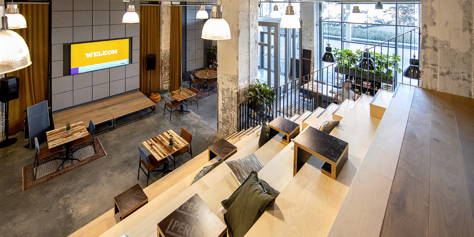 Kantoor interieur van SNS Expertisecentrum Maastricht