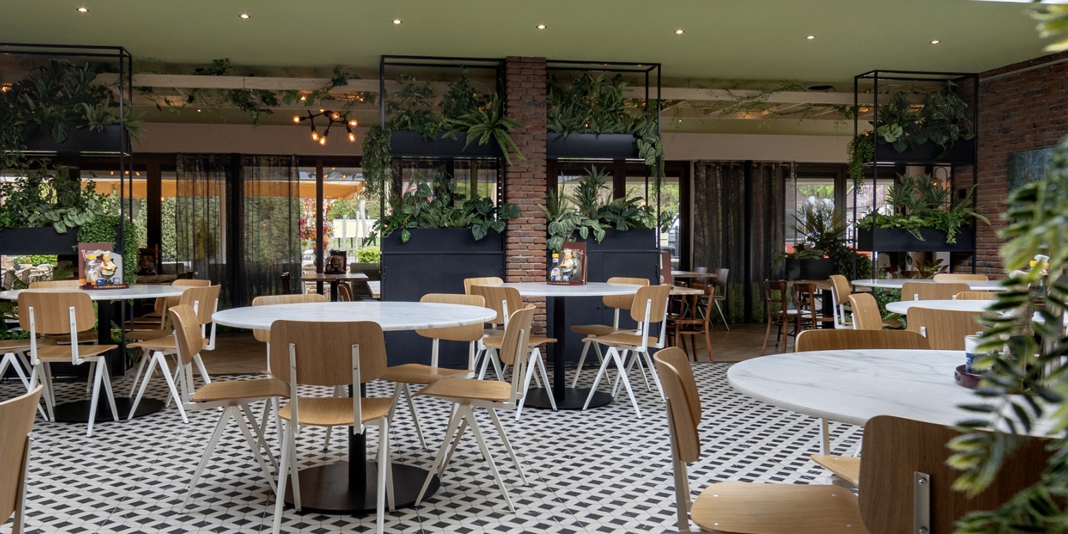 Restaurant interieur van de Pannekoekenbakker Plasmolen