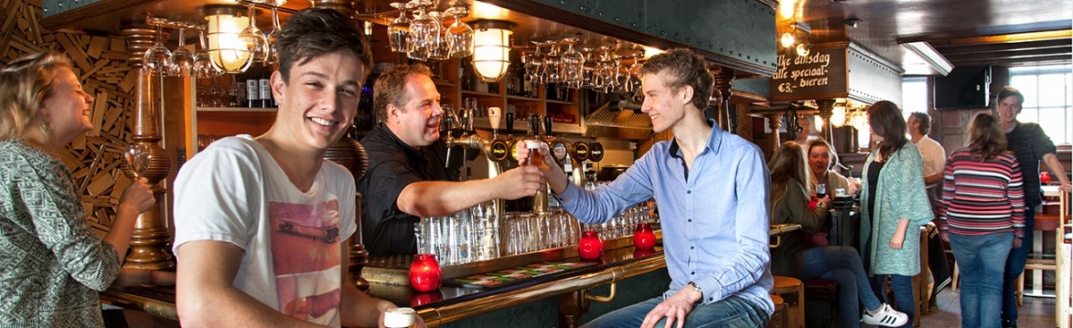 De Drie Sterren: Niks aan veranderen: een beklijvend café-interieur